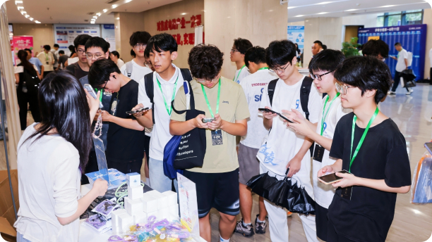 上海海思展台互动